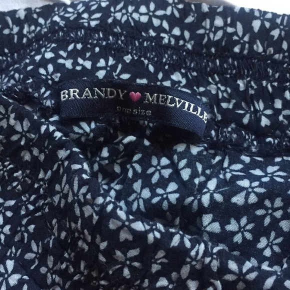 Brandy Melville skirt - Picture 3 of 3